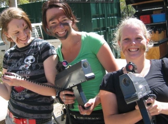 laser tag girls with the weapons of the center 